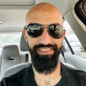 Meet your Posher, Hicham